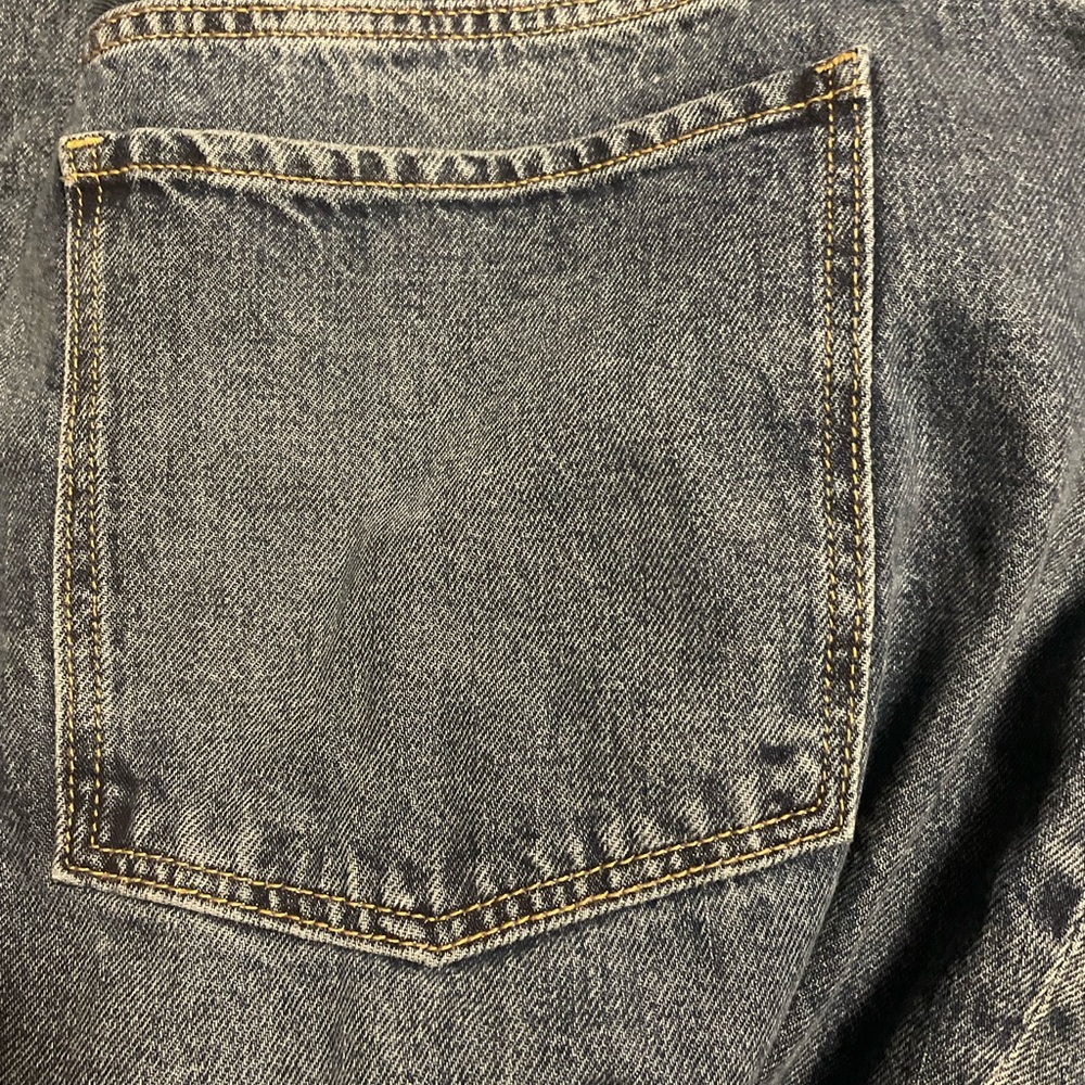 Old Navy Women’s size 26 plus. Button fly. NWT